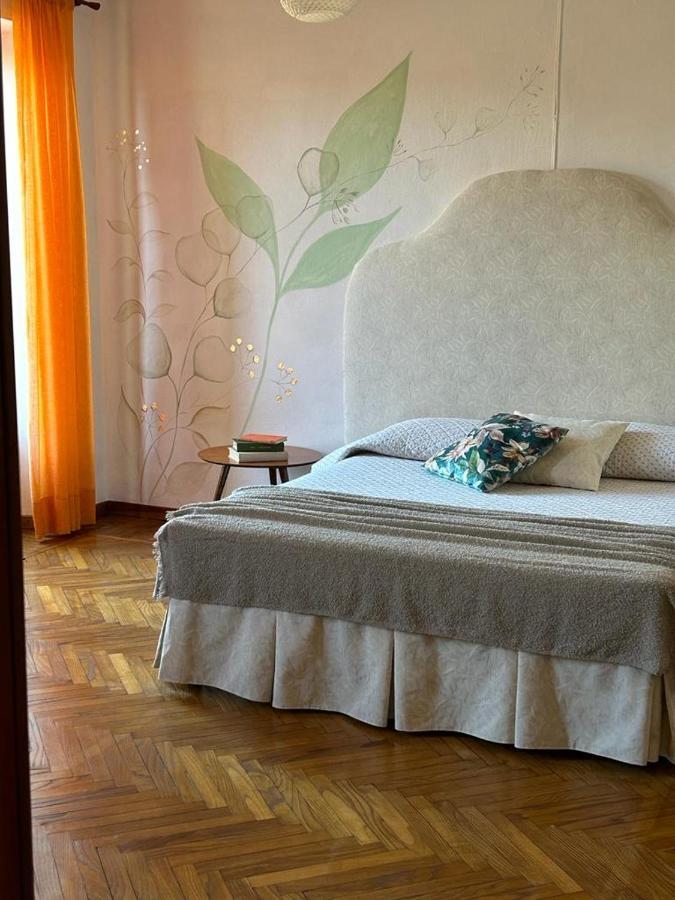 Casa Vacanze Malvarosa Casale Corte Cerro Buitenkant foto