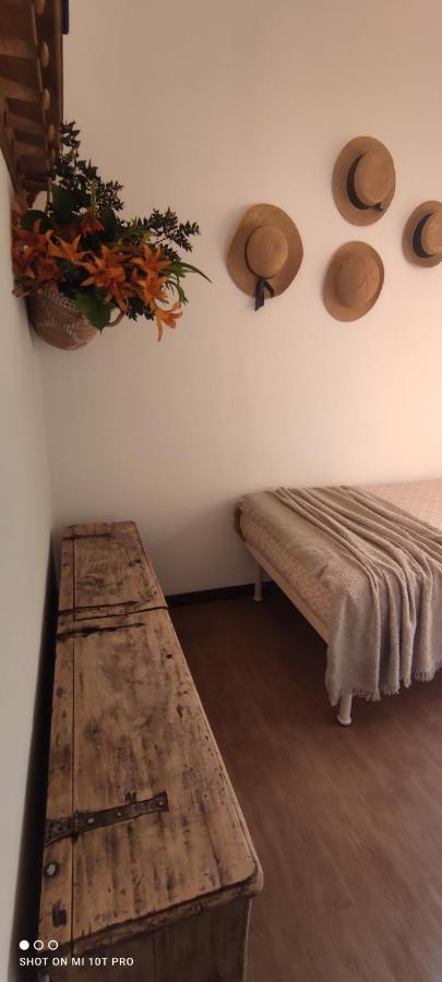 Casa Vacanze Malvarosa Casale Corte Cerro Buitenkant foto