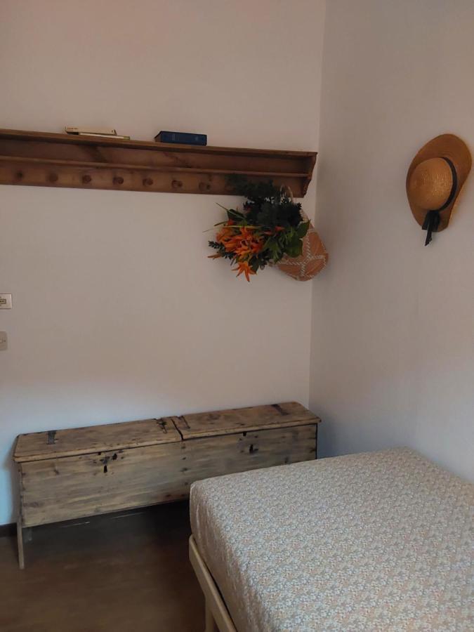 Casa Vacanze Malvarosa Casale Corte Cerro Buitenkant foto