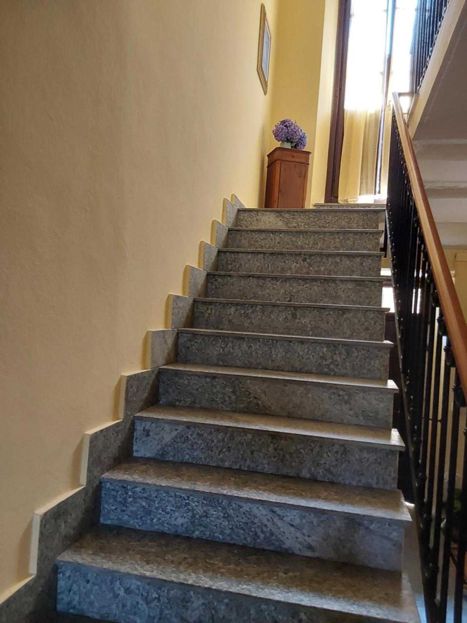 Casa Vacanze Malvarosa Casale Corte Cerro Buitenkant foto