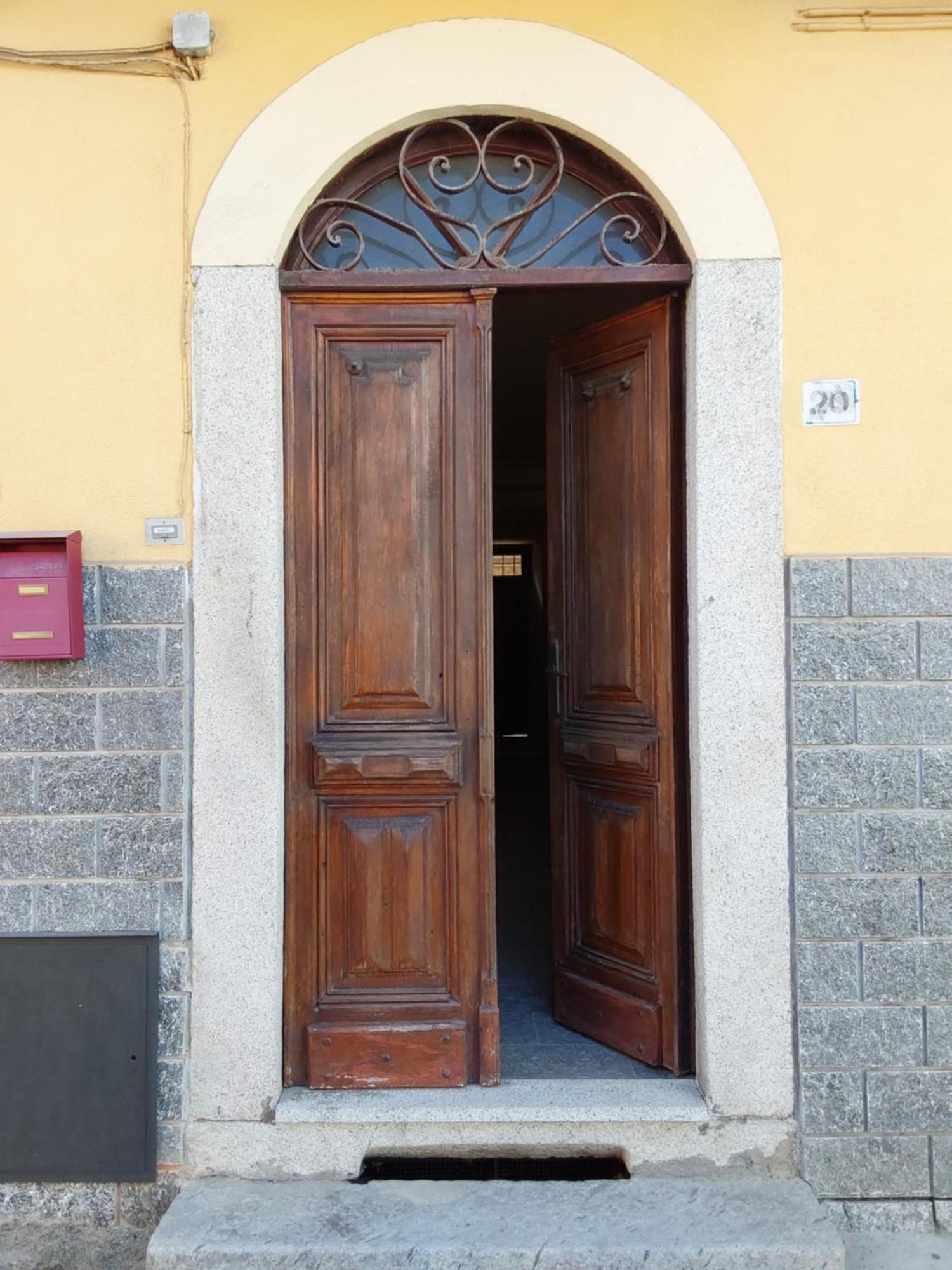 Casa Vacanze Malvarosa Casale Corte Cerro Buitenkant foto